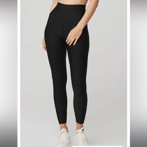 BRAND NEW WITH TAGS Alo 7/8 high waist airlift leggings!